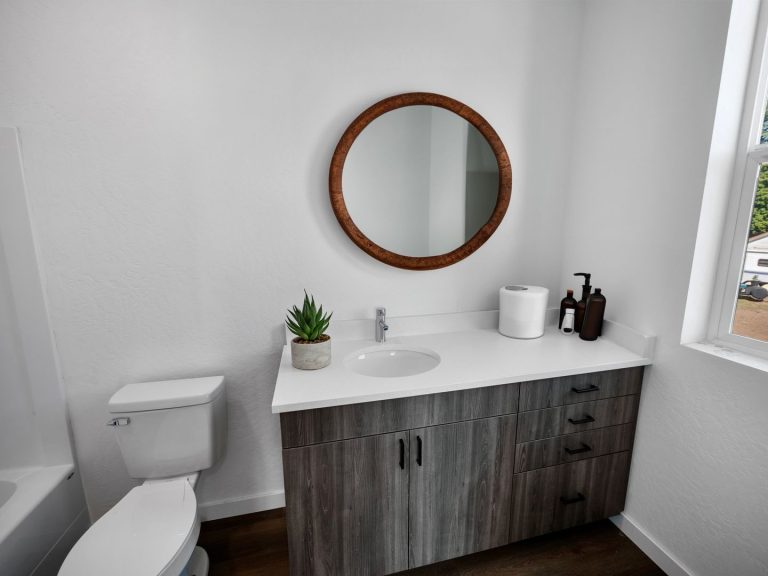 Gray Ridge Apartments for Rent - Spokane Valley - Bathroom