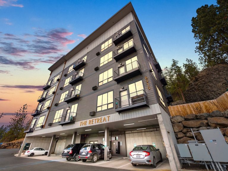 The Retreat at 5-Mile - Spokane Apartment Rentals at dusk