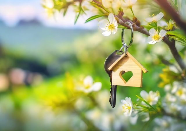 The Essential Checklist for Selling Your Home This Spring