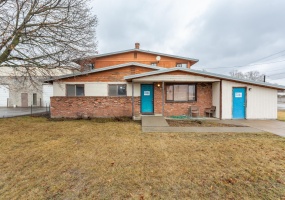 10623 Montgomery Ave, Spokane Valley, Washington 99206, 4 Bedrooms Bedrooms, ,3 BathroomsBathrooms,Residential Income,For Sale,Montgomery,SAR202524013