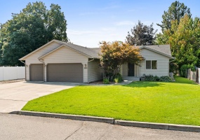 14612 18th Ave, Spokane Valley, Washington 99037, 6 Bedrooms Bedrooms, ,3 BathroomsBathrooms,Residential,For Sale,18th,0,SAR202524253